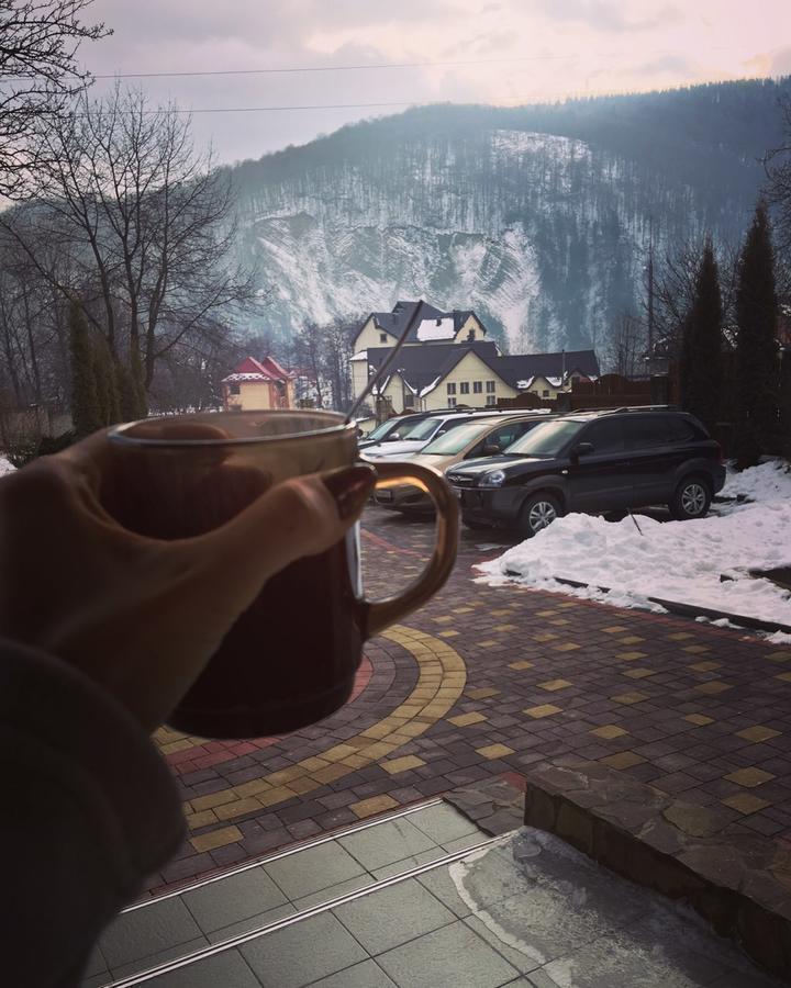Karpatska Mria Hotel Yaremche Eksteriør billede